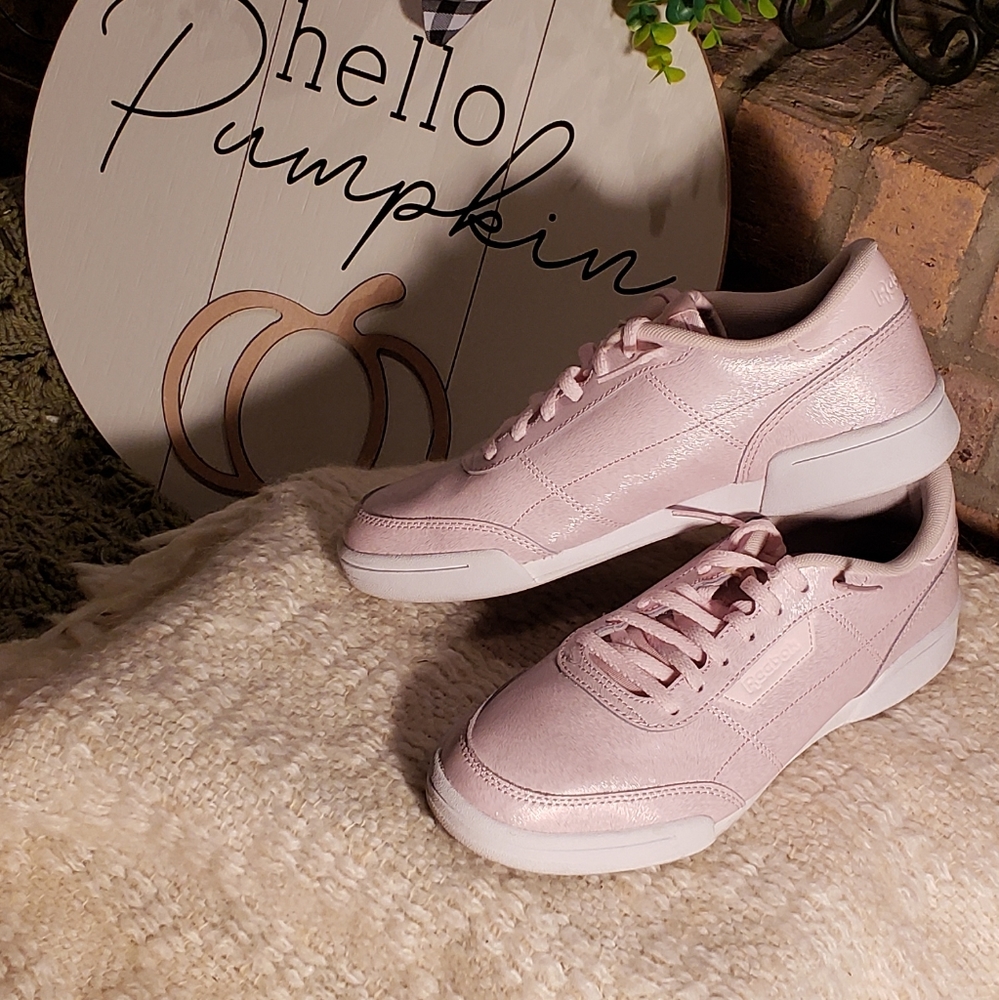 NWOT Reebok Sneakers - Picture 5 of 6